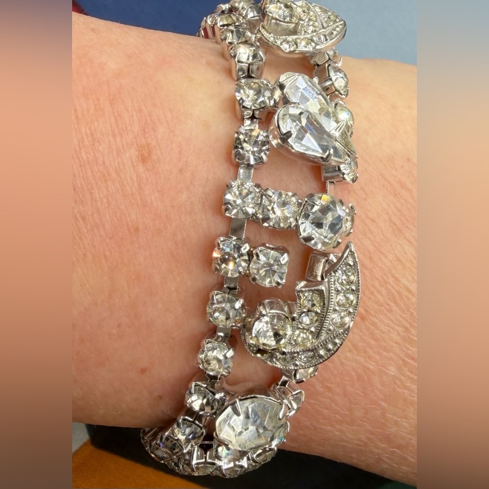 Vintage Rhinestone Tennis Bracelet – Mid-Century Glamour Silver-Tone Sparkle